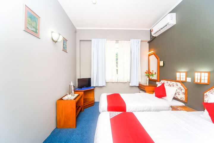 Room 12 of 21