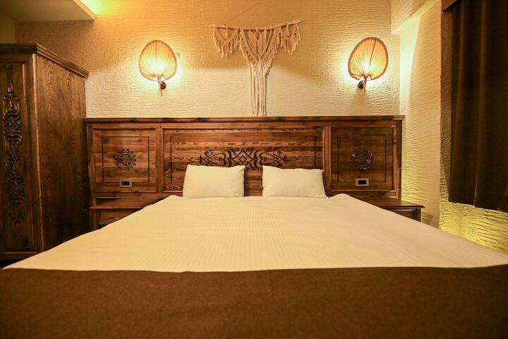 Room 5 of 124