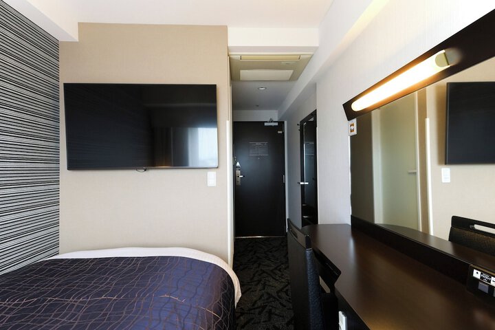 Room 7 of 25
