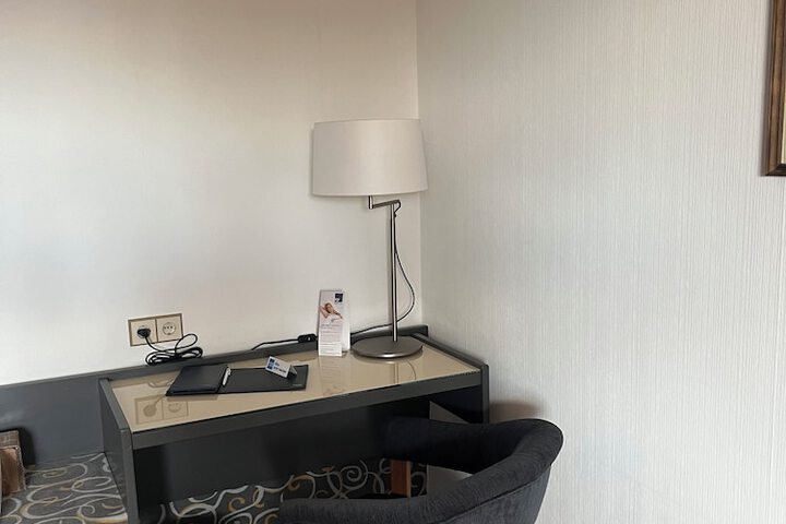 Room 18 of 43