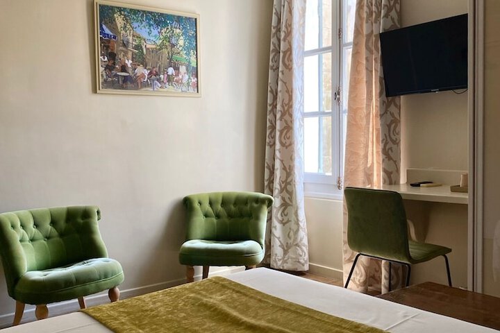 Room 71 of 136