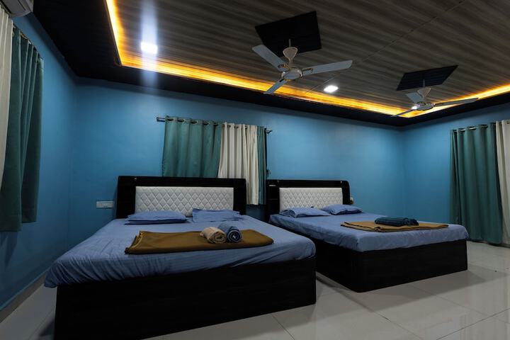 Room 9 of 49