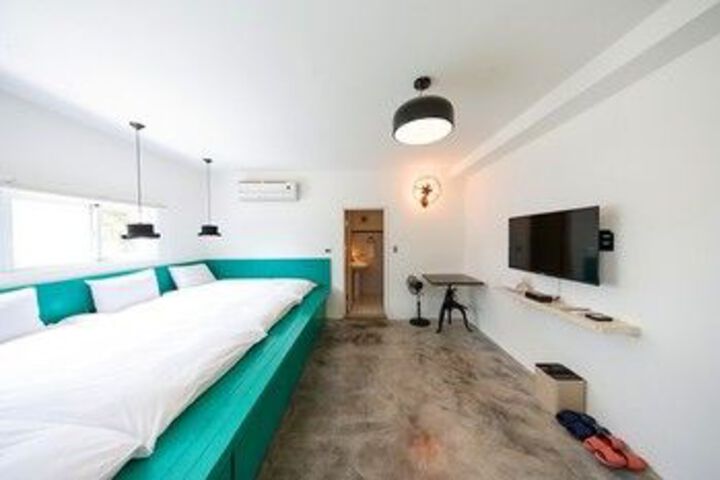 Room 12 of 30