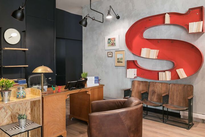 Entrance & Lobby