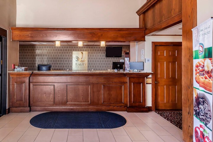 Entrance & Lobby