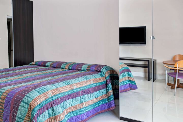 1 King Bed (2 of 2)