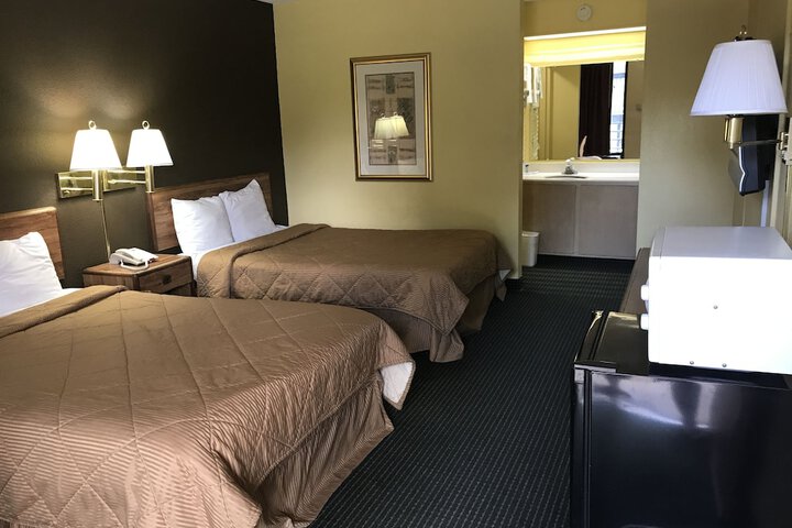 Room 6 of 17