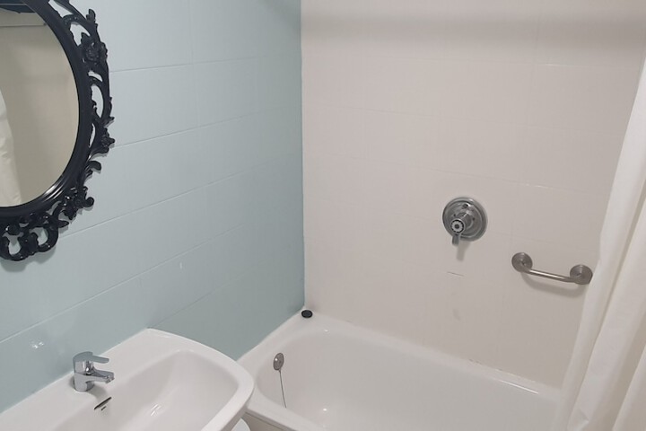 Room 30 of 33