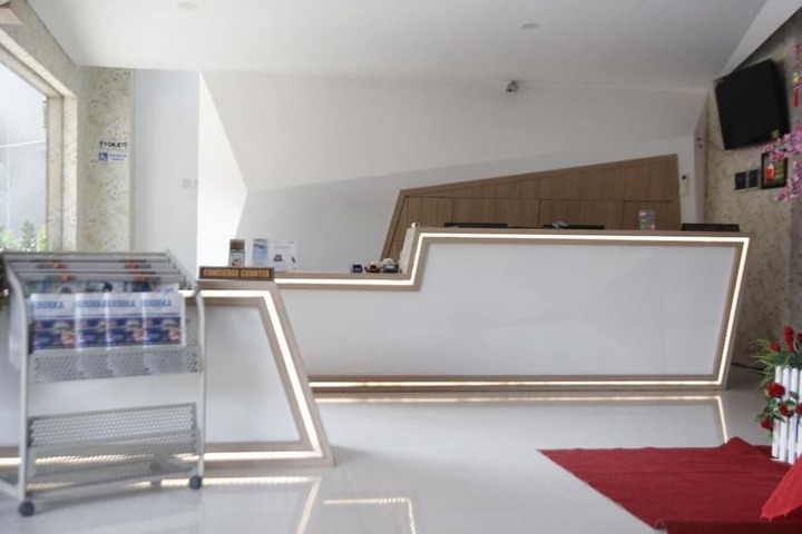 Entrance & Lobby