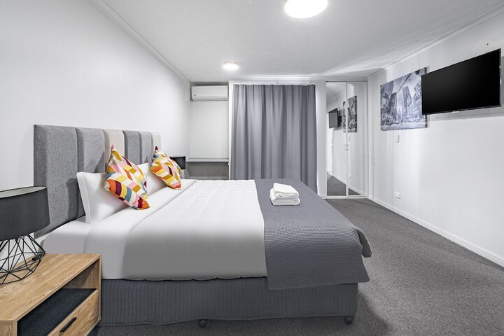 Room 3 of 61