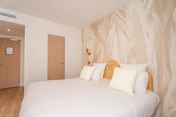 Room 28 of 44