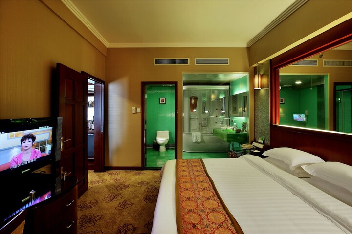 Room 9 of 45