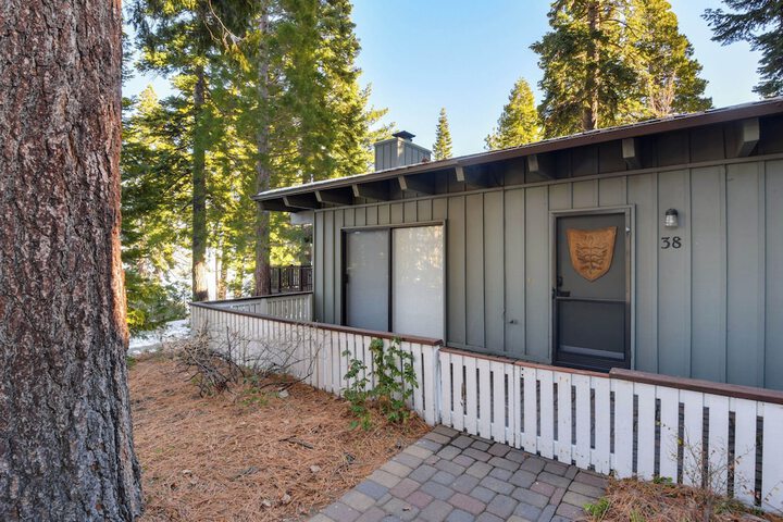 Property Grounds 20 of 23