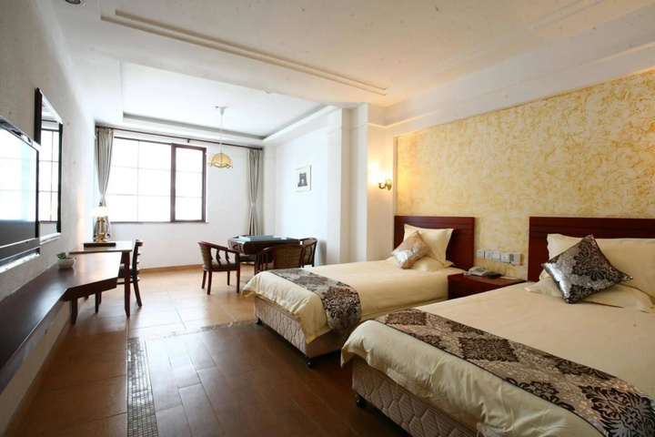 Room 3 of 12