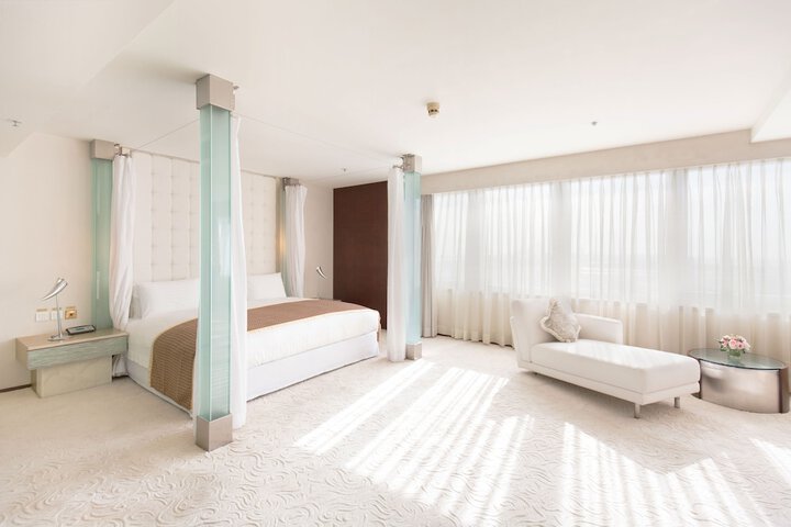 Room 32 of 112