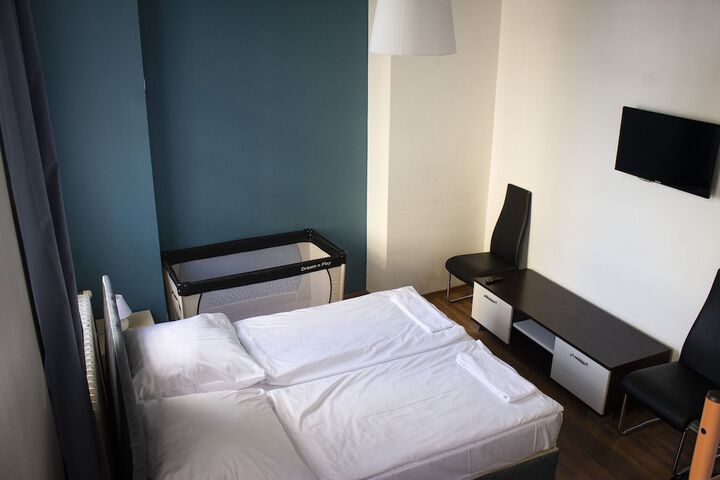 Room 17 of 52