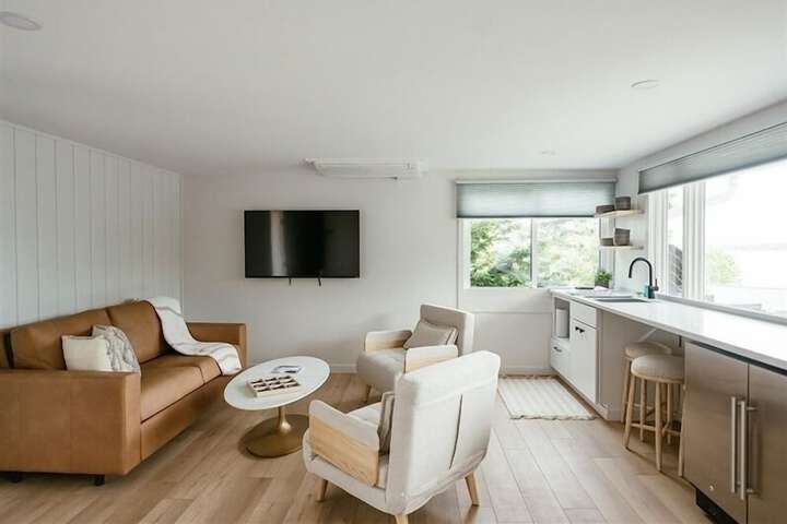 Lounge 402 of 510
