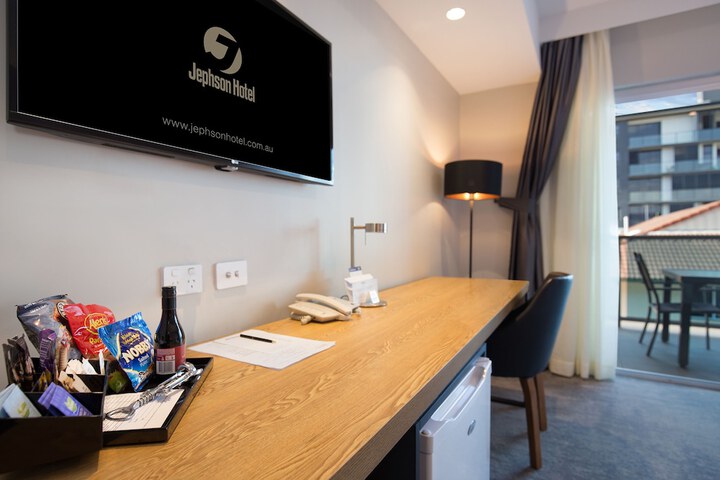 Room 5 of 40