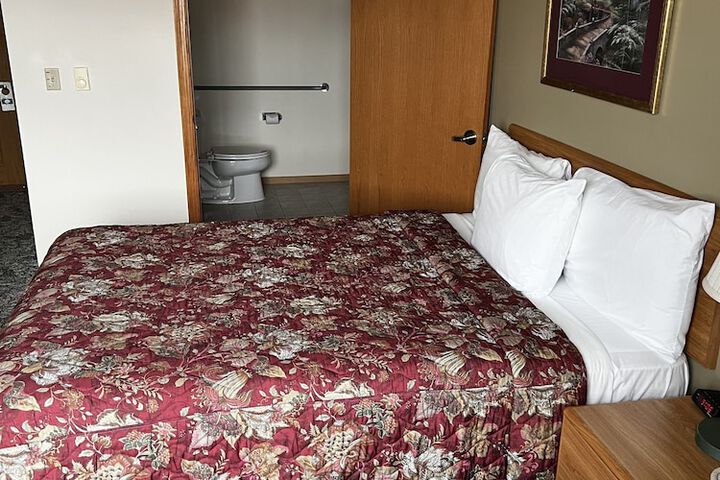 Room 11 of 29