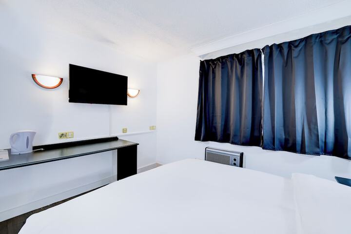 Room 16 of 29