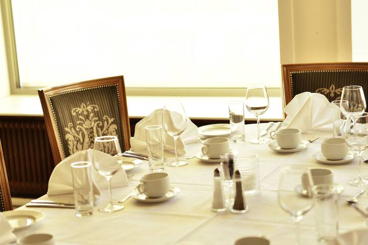 Dining 33 of 66