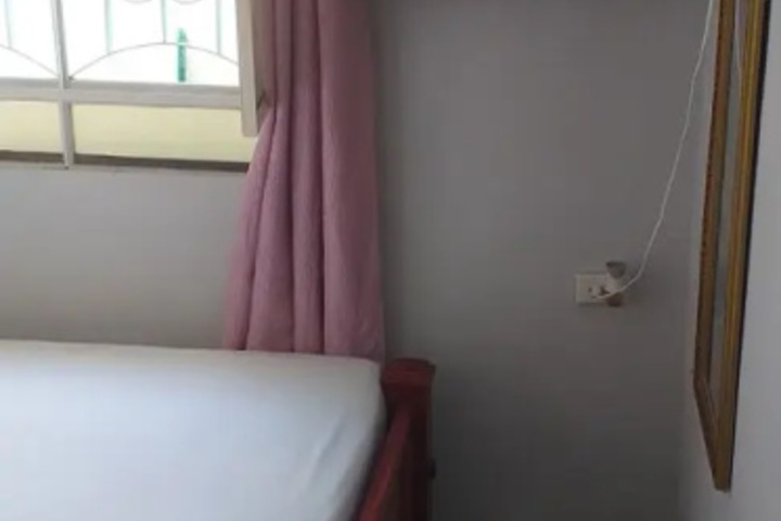 Room 5 of 18