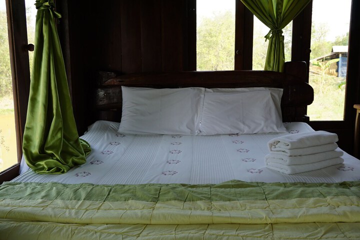 Room 4 of 77