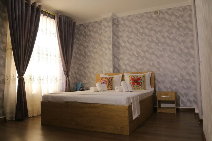 Room 44 of 102