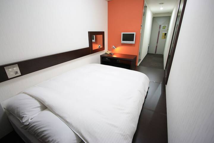 Room 4 of 36