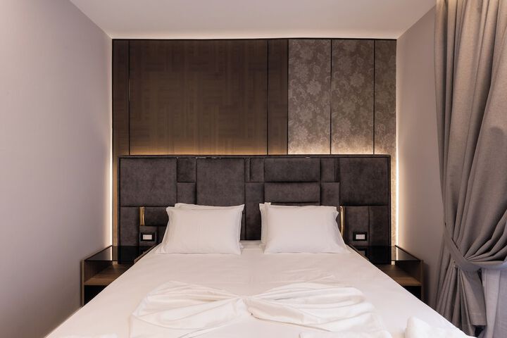 Room 34 of 141