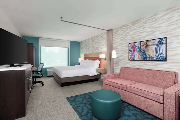 1 King Bed Hearing Accessible Studio Suite (12 of 16)