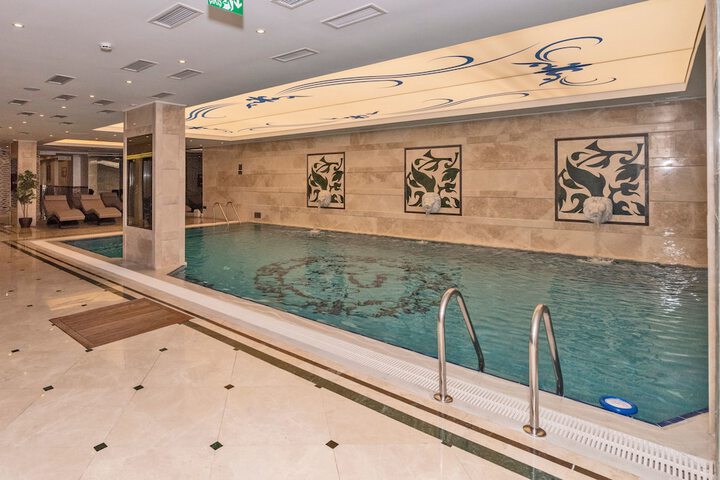 Hotel with Pool