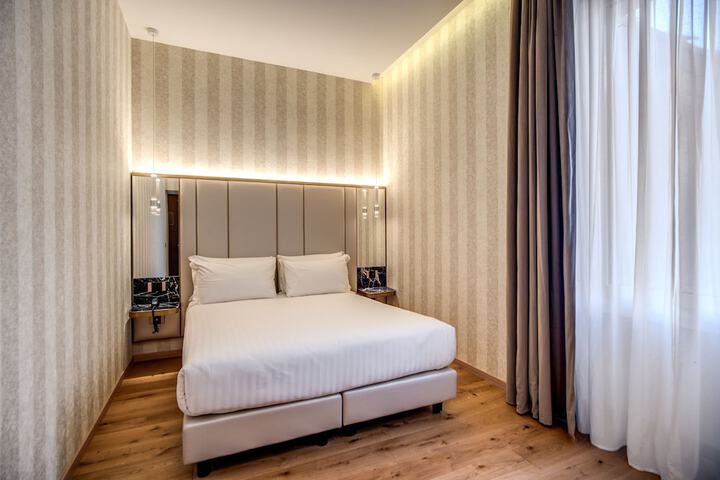Room 16 of 114
