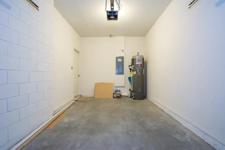 Room 13 of 23