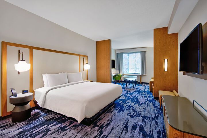 1 King Bed Accessible (3 of 7)