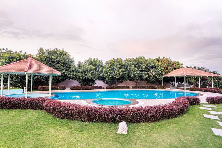 Pool 12 of 51