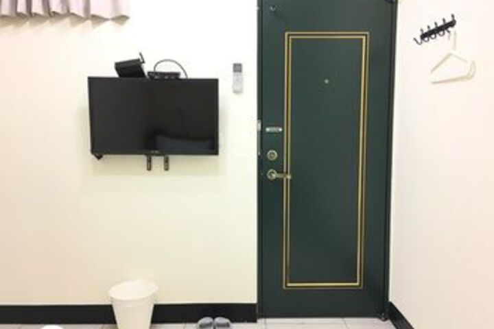 Room 26 of 34