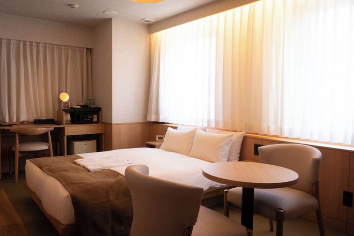 Room 12 of 23