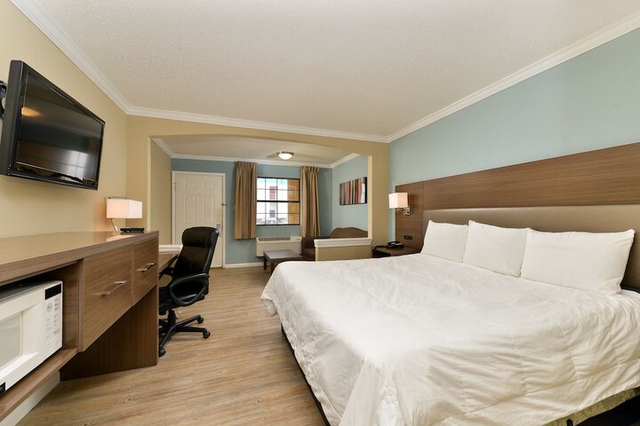 Room 9 of 42