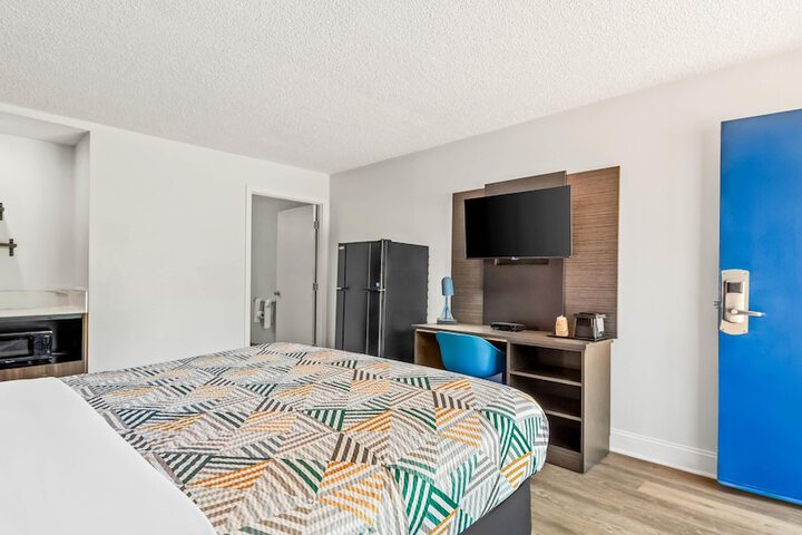 Room 10 of 23
