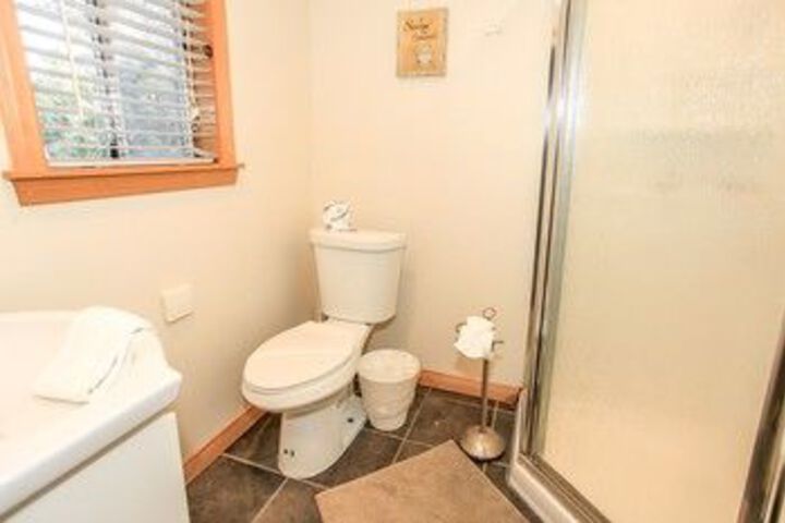 Room 2 of 37