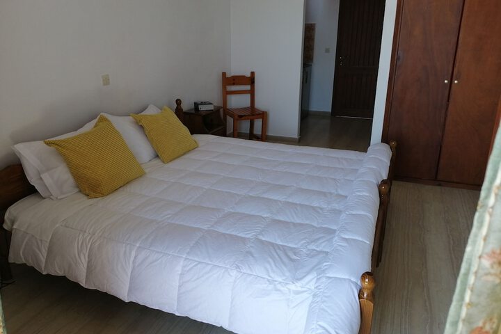 Room 3 of 44