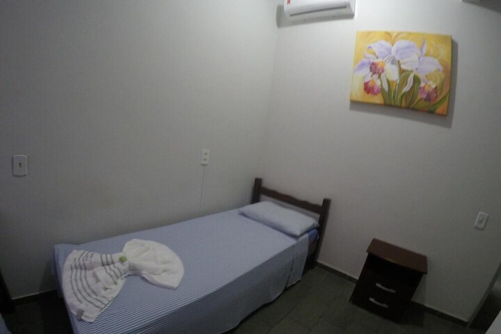 Room 27 of 64