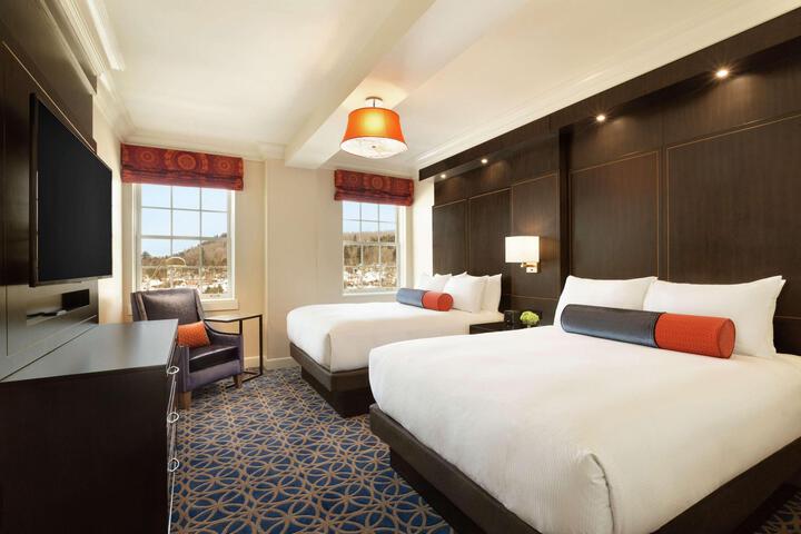 1 Queen Bed Main Building (14 of 29)