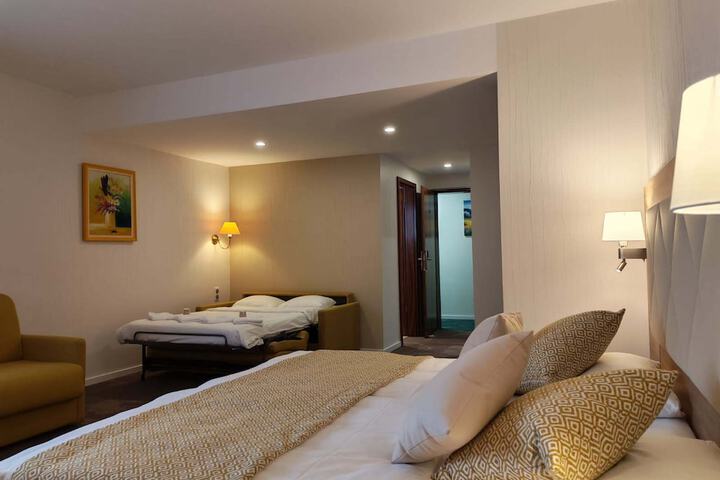 Room 13 of 62