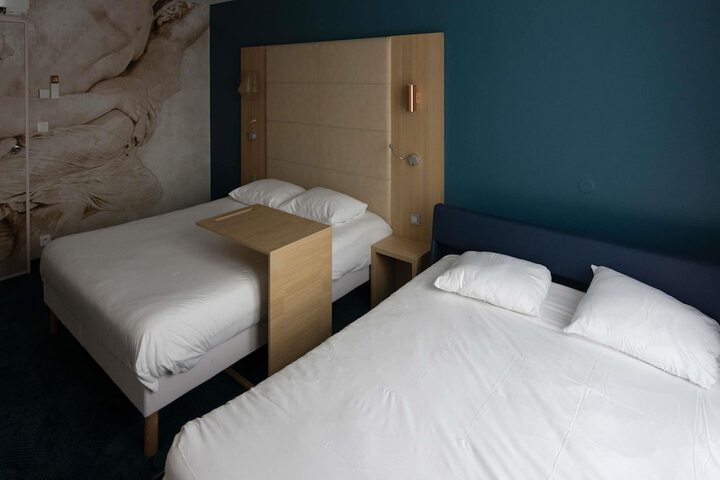 Room 42 of 130
