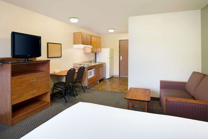 Room 11 of 25