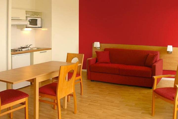 Room 4 of 24