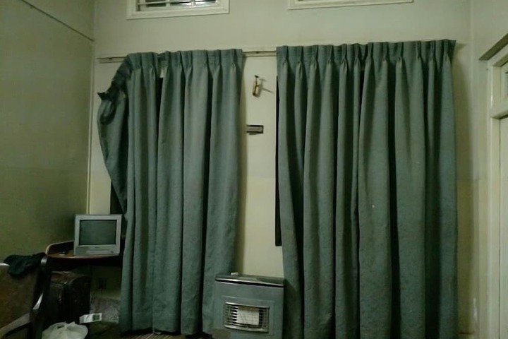 Room 8 of 11