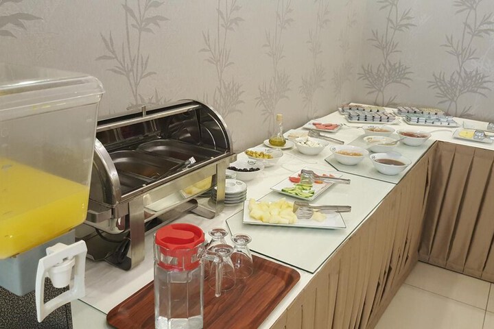 Dining 49 of 72